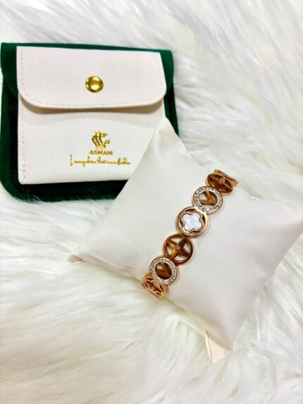 Rose Gold Clover Pavé Bangle