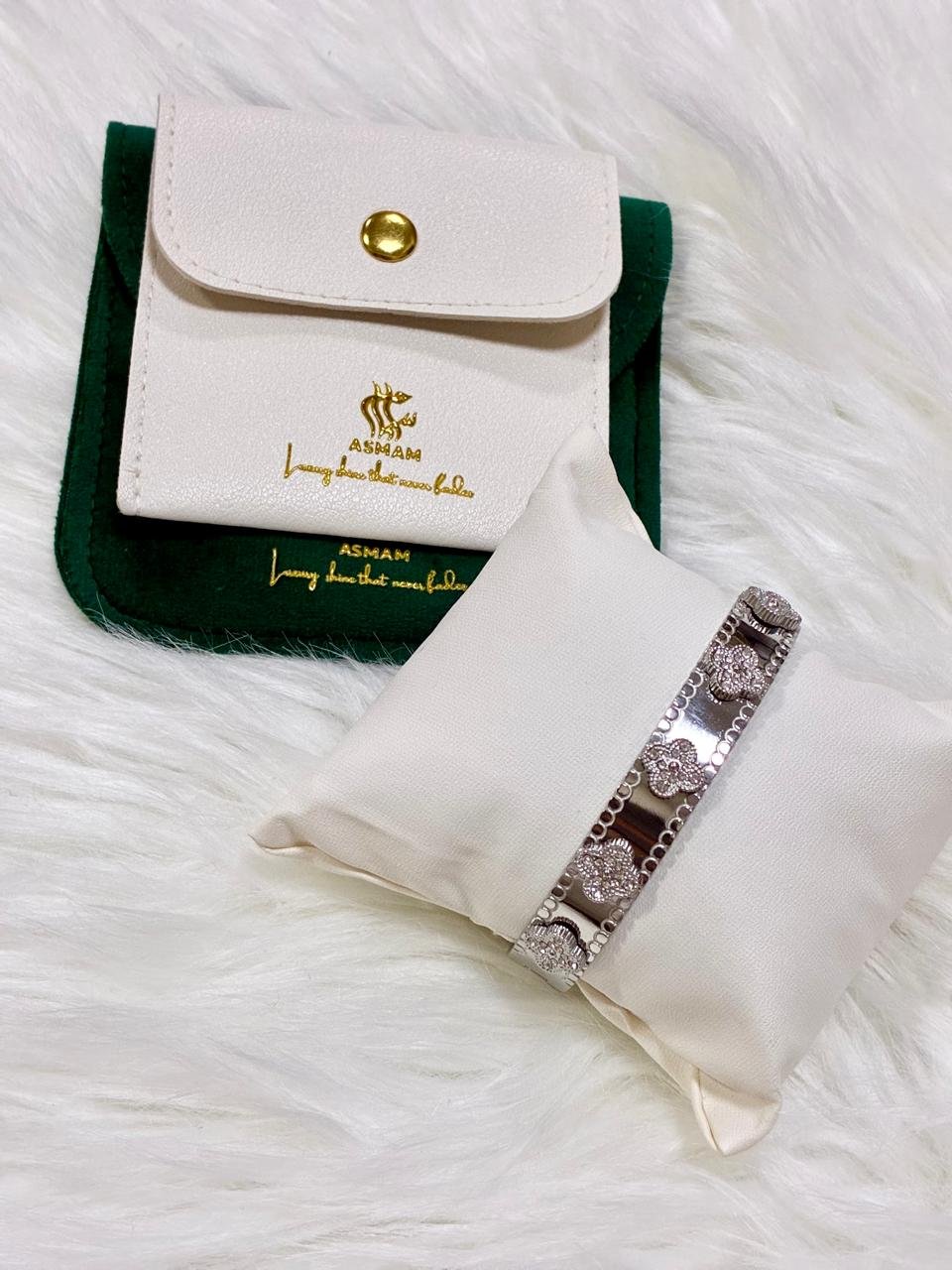 Asmam Silver Clover Bangle