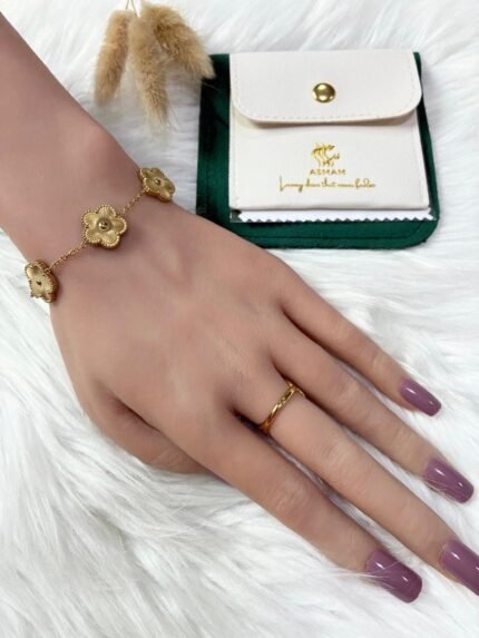 Gold 4-Petal Leaf Link Bracelet